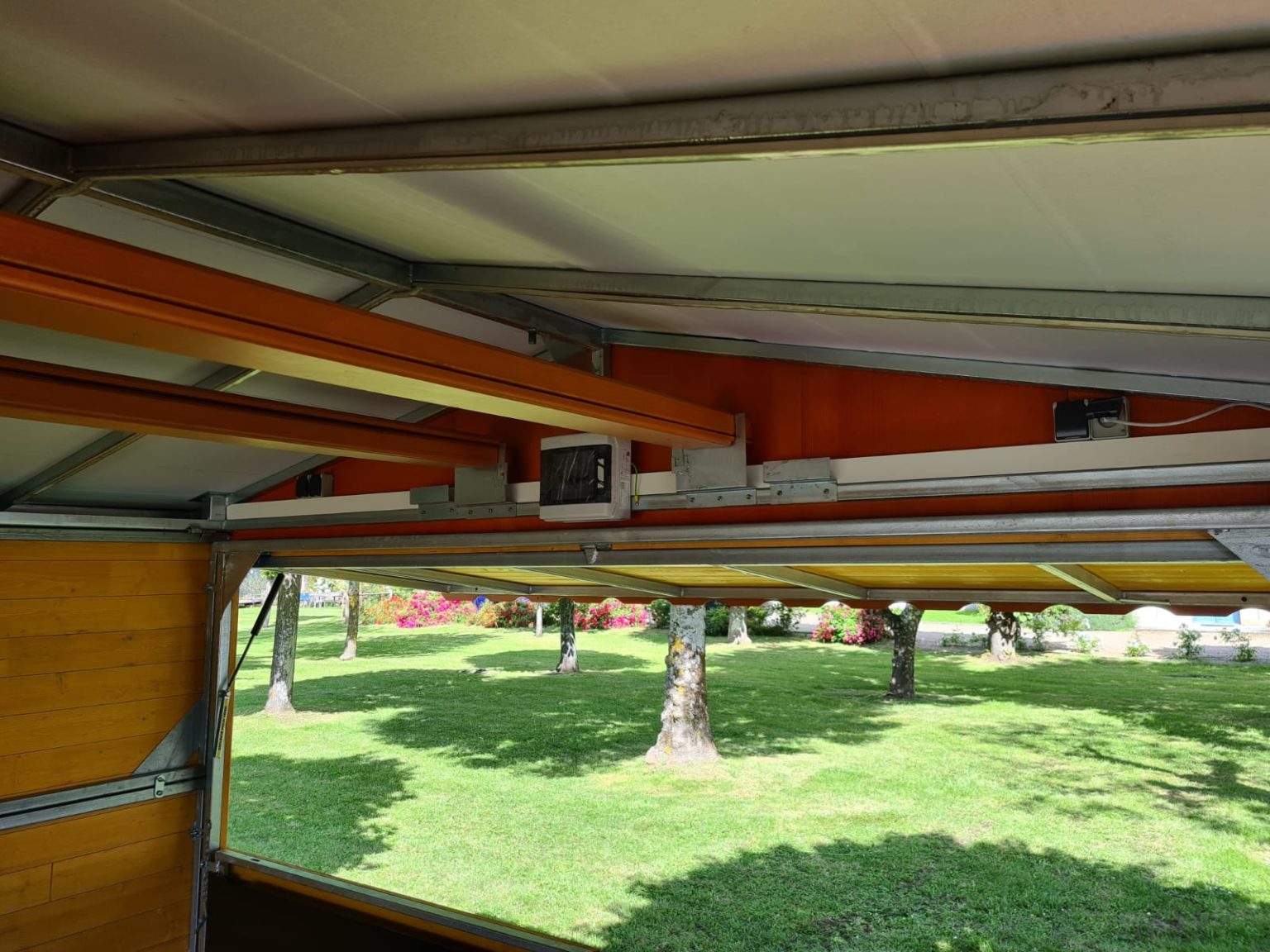 Chalet en bois pliable jumelé - épicéa du Nord 21mm, raccordements fournis, armature en acier galvanisé_8