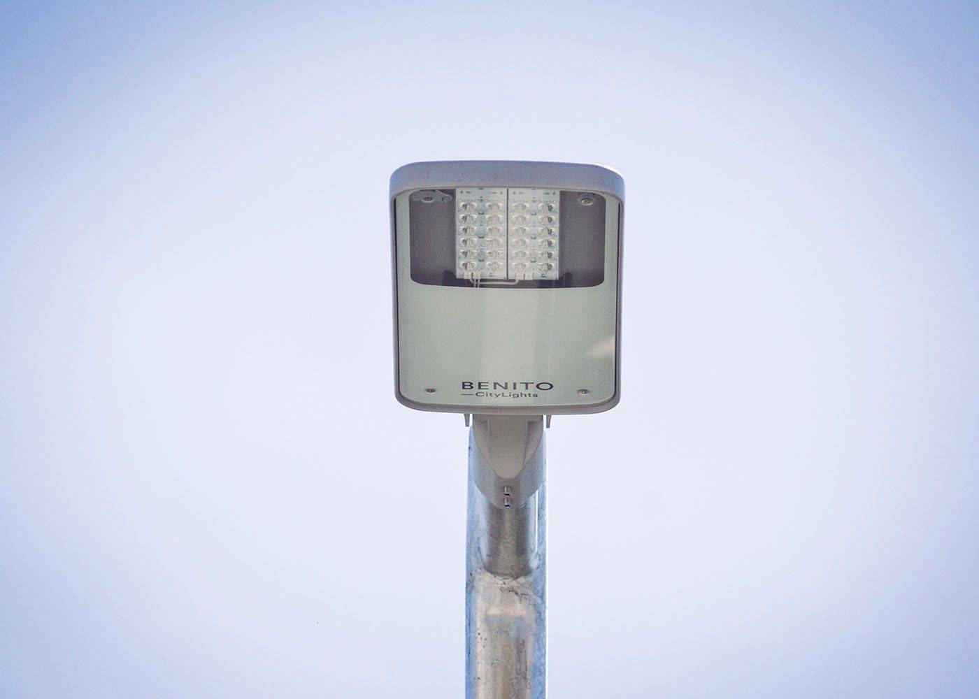 Luminaire fonctionnel Elium M - design plat, 3 formats, 18 courbes optiques, efficacité jusqu'à 142 lm/W_8