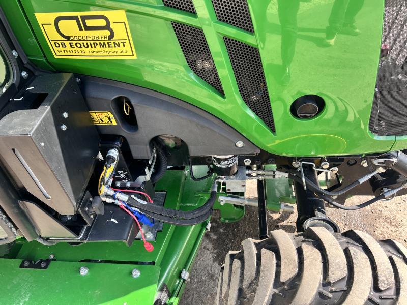 John Deere 2038R avec plateau de coupe et bas de ramassage_8