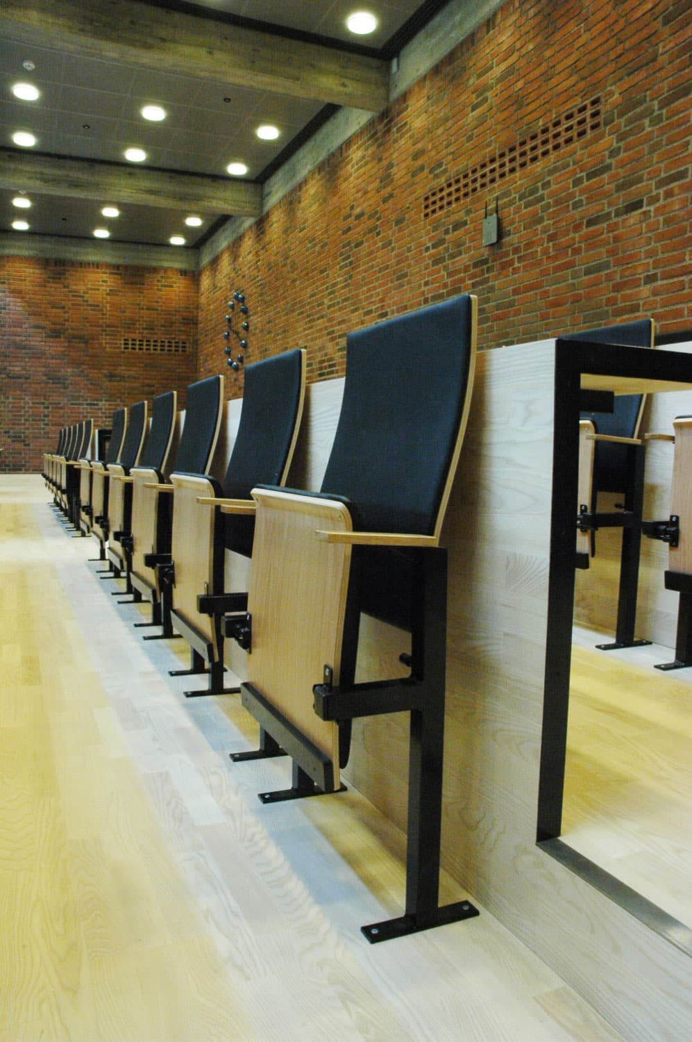 Siège pour auditorium de faible profondeur, adapté aux petits espaces - Edu_8