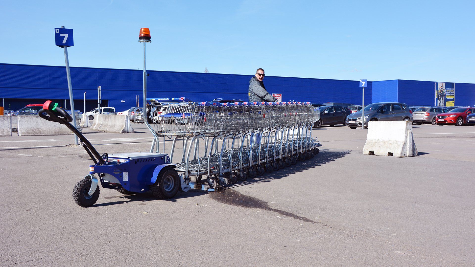 M9 - tracteur logistique - zallys - avec télécommande_8