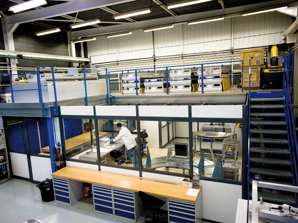 Plate-forme - Mezzanine industrielle démontable et réutilisable pour l'optimisation des surfaces des ateliers ou entrepôts_9