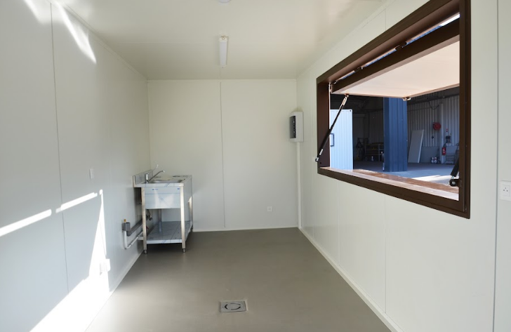 Container bar / snack modulable et robuste, idéale pour créer un espace de restauration convivial et professionnel - Eurobox_8