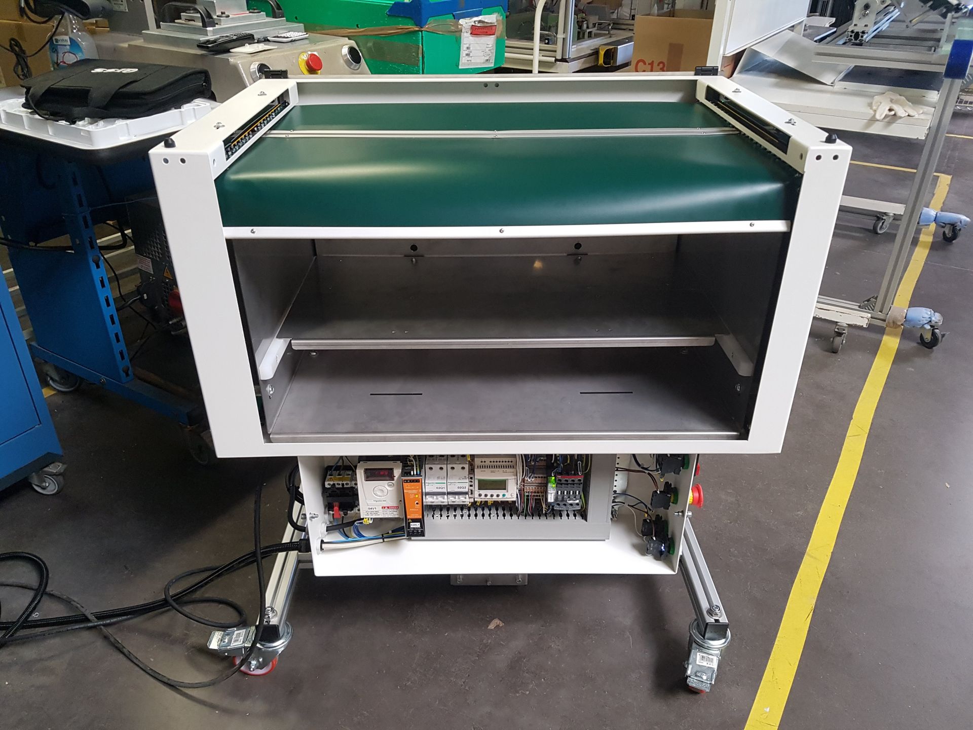 Machine spéciale - Bancs de tests, postes de contrôle, assemblage et unités robotisées_8