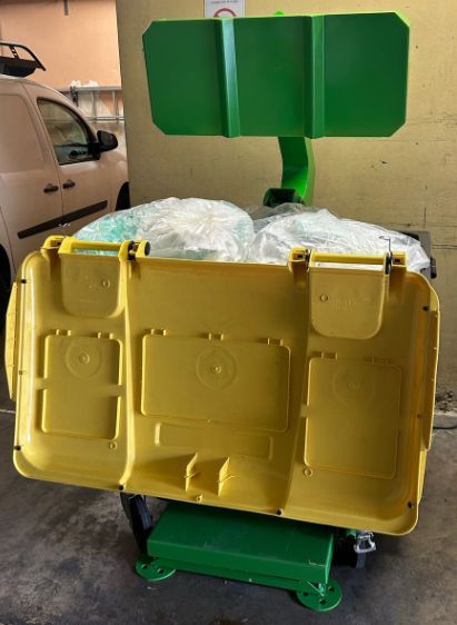 Compacteur et tasseur de bac BP660 à BP1100 L pour déchets non dangereux en milieu hospitalier._8