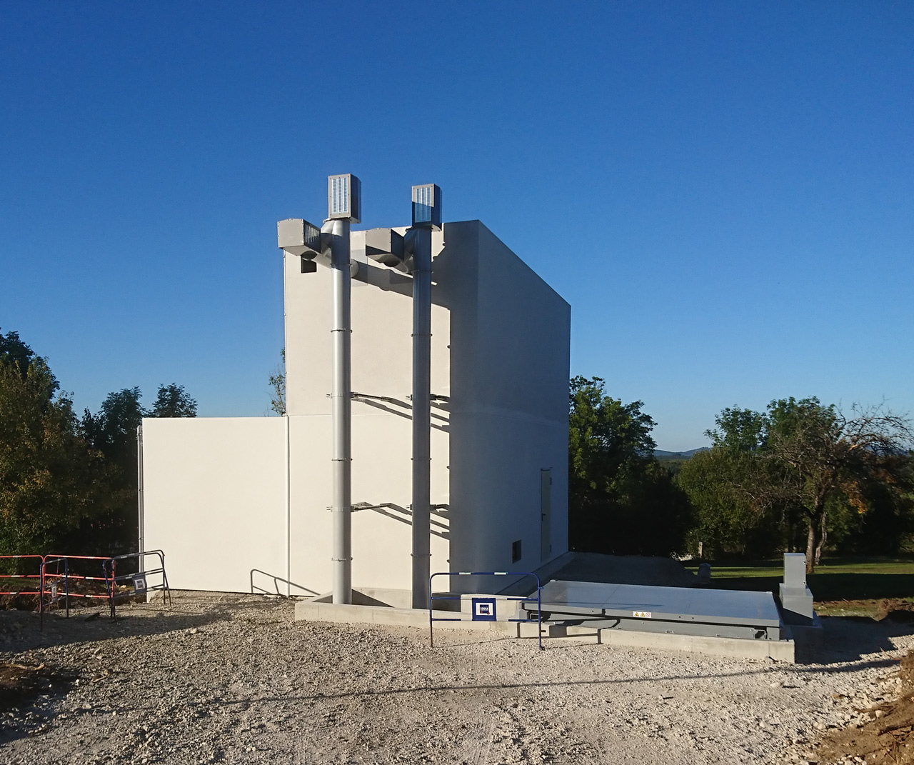 Conteneur chaufferie en béton - modulaire avec silo intégré ou adjacent_8