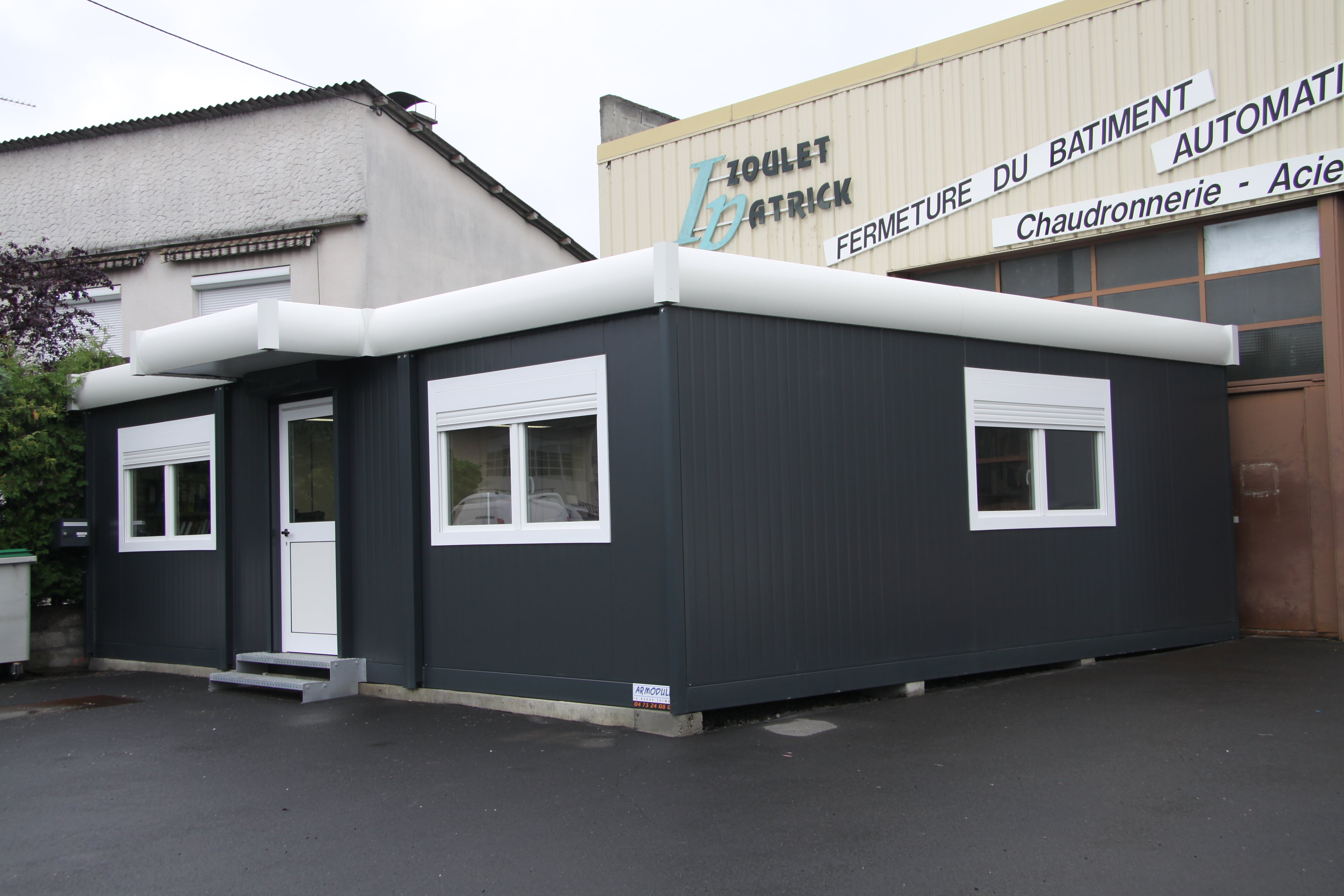 Construction modulaire ARMODULE - Bureaux, salles de réunion, vestiaires transportables et superposables_8