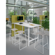 Table média pratique et élégante pour un  environnement moderne et fonctionnel_8