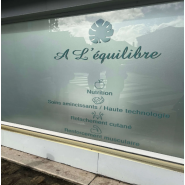 Vinyle dépoli personnalisable - Impression numérique ou découpé à la forme -Art & Com_8