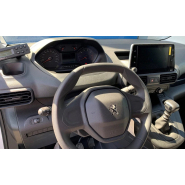 Véhicule Peugeot équipé pour le transport de produits sensibles