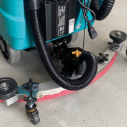 Autolaveuse accompagnée T35B - compacte, flexible et polyvalente pour hôtels, écoles, supermarchés, hôpitaux, centres logistiques_8