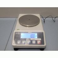 Poids de 1g à 200g en inox dans une boîte en bois