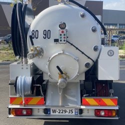 Combiné hydrocureur maniable 6T & 7.5T - Débit 90L/min à 175bars à 37L/min à 400bars - Cuve jusqu'à 4500L