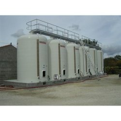Cuve vinicole fibre à fond plat